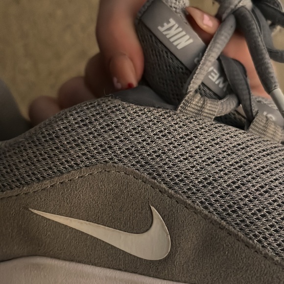 Nike Shoes - Picture 3 of 5